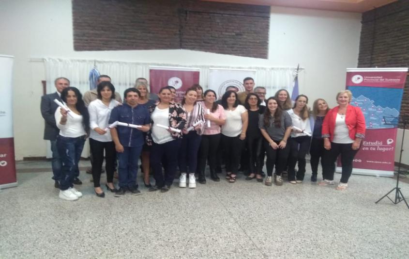 NUEVOS EGRESADOS DE LA UPSO EN VILLALONGA 