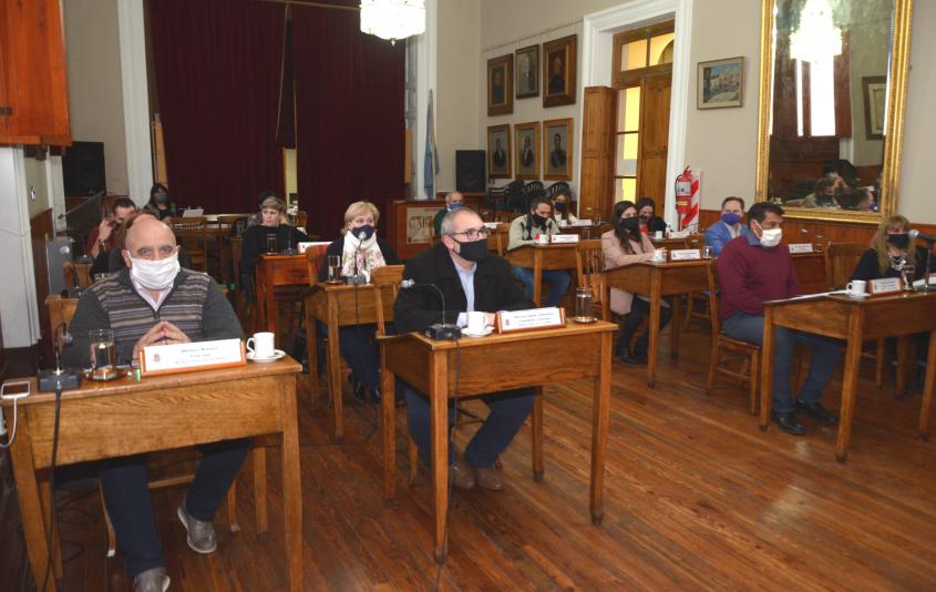 EXTENSA JORNADA PARLAMENTARIA - DOS SESIONES 