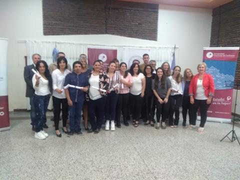 NUEVOS EGRESADOS DE LA UPSO EN VILLALONGA 